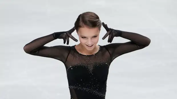 Щербакова упала после четверного лутца на тренировке в Турине