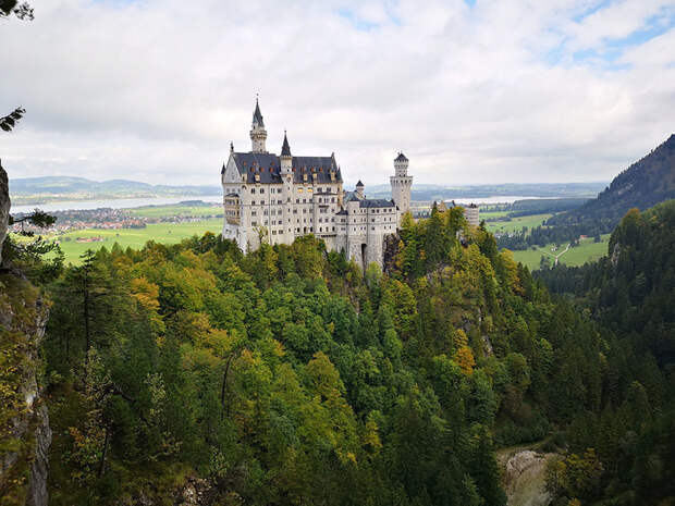 Нойшванштайн — самый красивый замок Баварии с грустной историей
