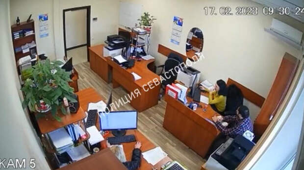 В Севастополе стажёр обокрал свою наставницу