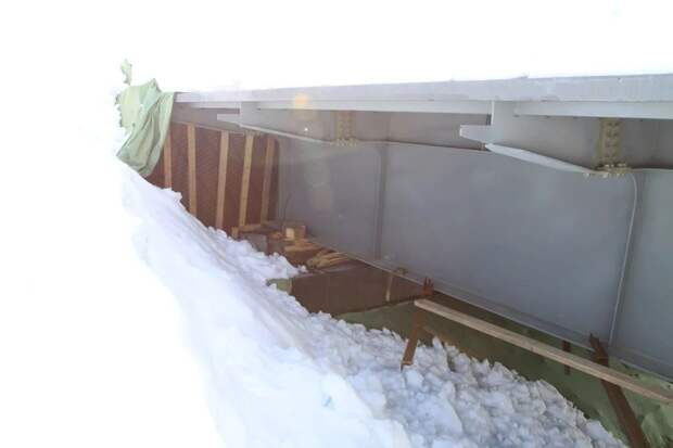 Строящийся мост обрушился под тяжестью снега на Камчатке