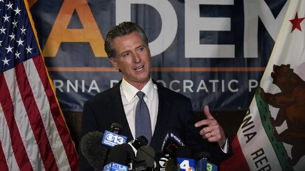 Калифорния доверилась Ньюсому. Что ему помогло и за что губернатора критикуют противники?