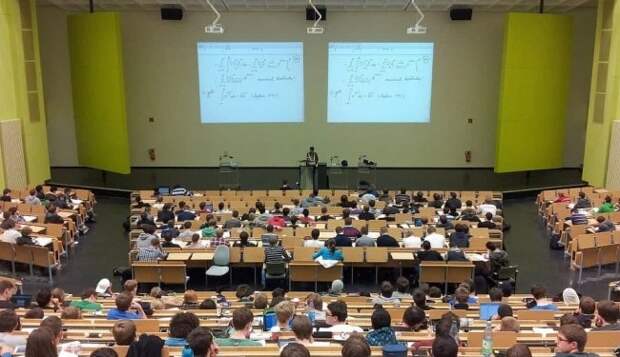 Студенты РАНХиГС стали стипендиатами ВЭБ.РФ