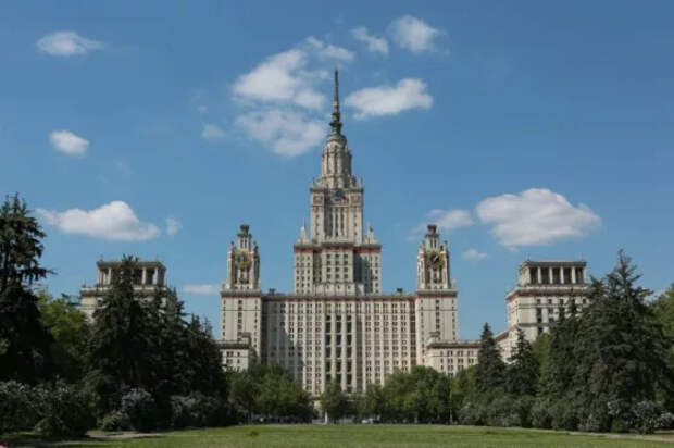 Раскрыто влияние квантовых эффектов на оптические свойства парных золотых наночастиц