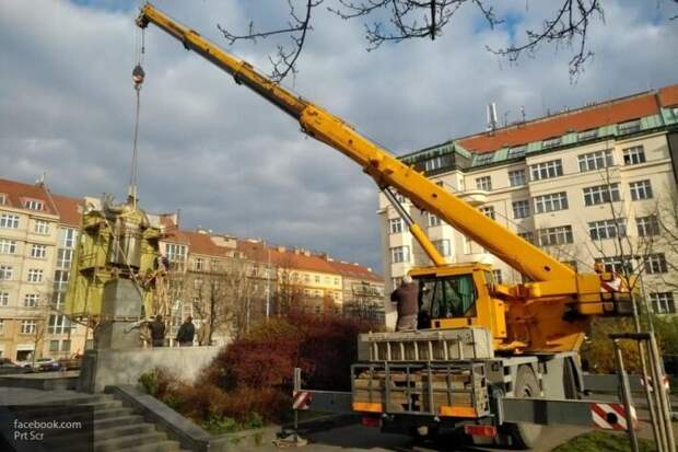 Снос памятника Коневу бросил тень на национальную истории Чехии