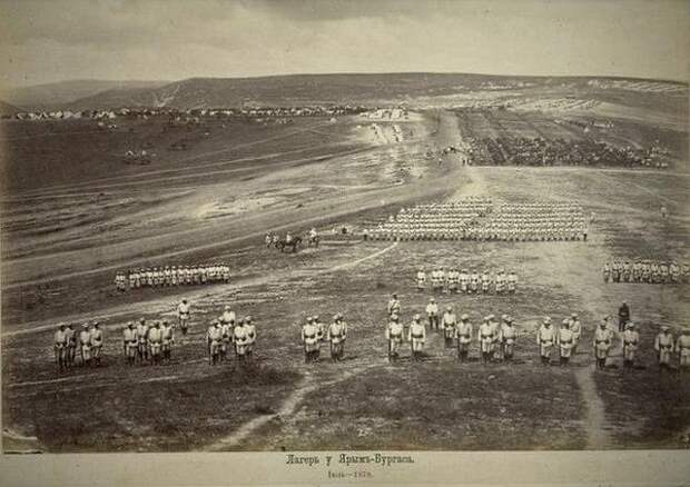 Русские войска на построении в лагере у деревни Ярым-Бургас. Балканы. Русско-турецкая война. Июль 1878г.