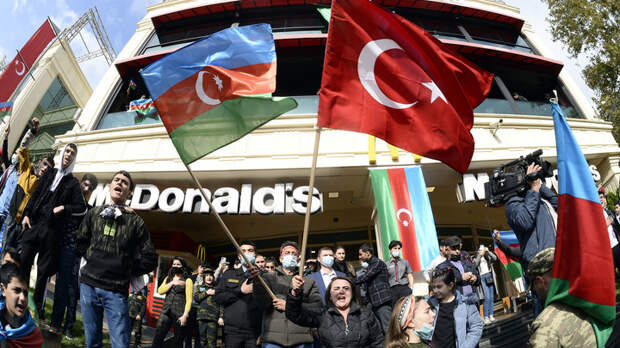 Удар в спину России: Эрдоган аннексирует Карабах