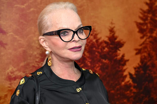 Mash: певицу Ларису Долину госпитализировали с сильной болью в позвоночнике