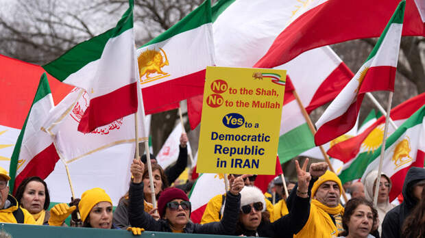 Reuters: убийство Хаменеи вскрыло опасный конфликт внутри иранской элиты