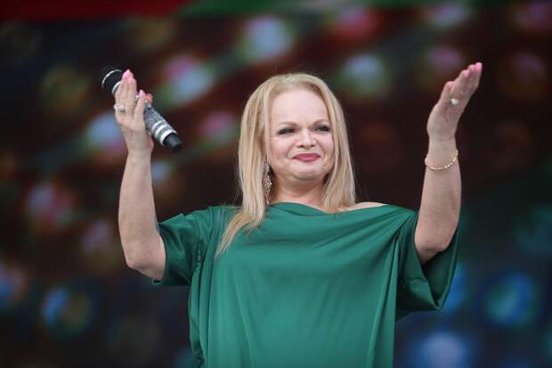 Долина планирует через суд взыскать с Лурье 1 млн рублей в счет оплаты ЖКУ