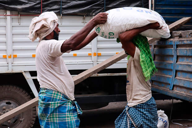 ФСБ: рабочих из Индии и Бангладеш в России стало в 1,5 раза больше
