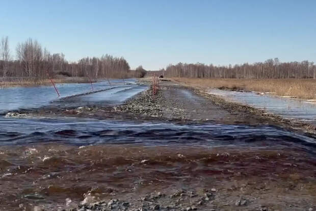 Четыре дороги в Новосибирской области оказались заблокированы паводком
