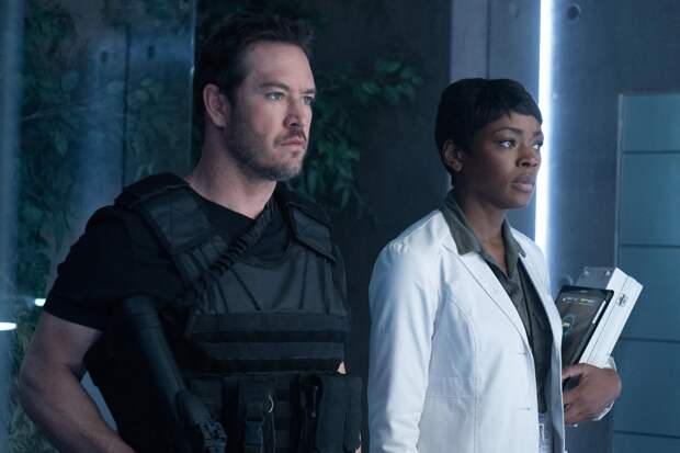 Mark Paul-Gosselaar and Caroline Chikezie, The Passage | Photo Credits: Erika Doss / FOX