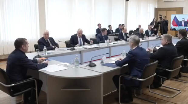 Видео: В Смоленск прибыл Дмитрий Медведев