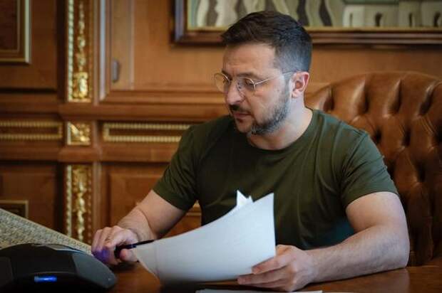 Зеленский официально назначил экс-главкома ВСУ Залужного послом в Британии