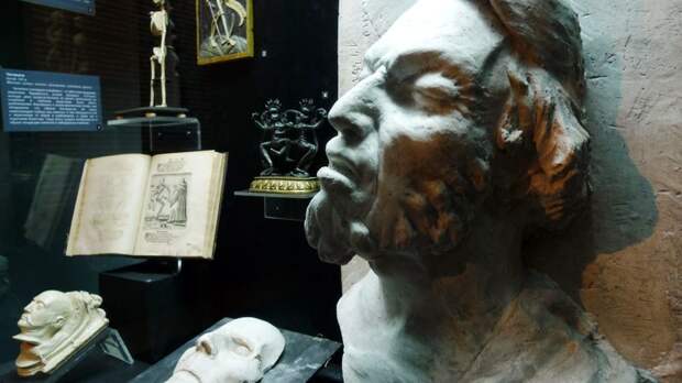 Каждому, каждому в лучшее верится: в Музее истории религии открылась выставка «Смерти нет?»