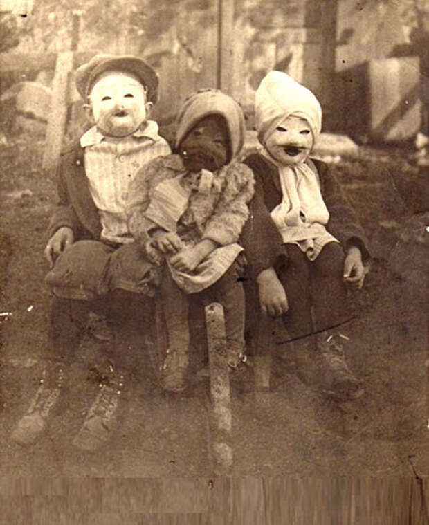 Scary Vintage Halloween Costumes