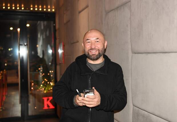 Изъятый у Бекмамбетова особняк продали