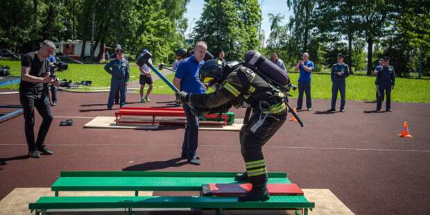 Работник Пожарно-спасательного центра стал лучшим пожарным Москвы