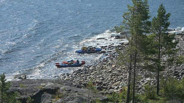 В Карелии возбудили дело по факту гибели туристов на байдарках в Белом море