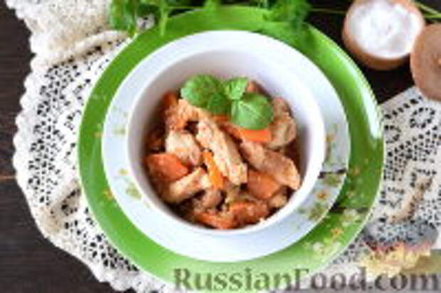 Фото к рецепту: Гуляш из курицы (в мультиварке)