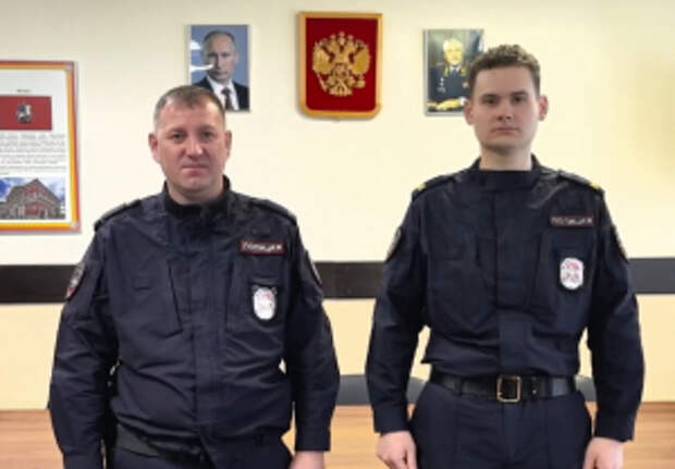 Владимир Колокольцев наградил столичных полицейских, которые оказали помощь женщине во время пожара