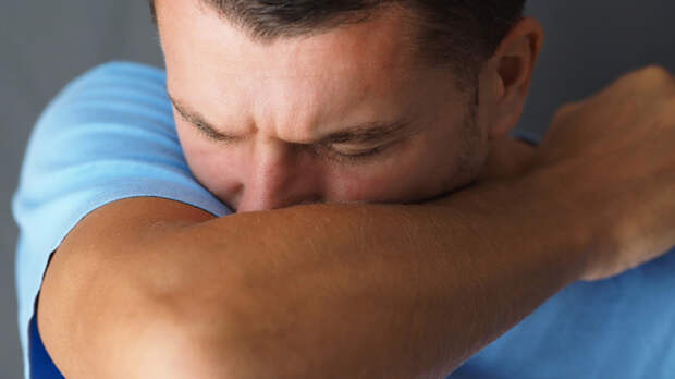 Российские врачи спасли мужчину с застрявшей в бронхе куриной костью