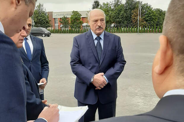 Лукашенко пригрозил Литве и Польше ответными санкциями