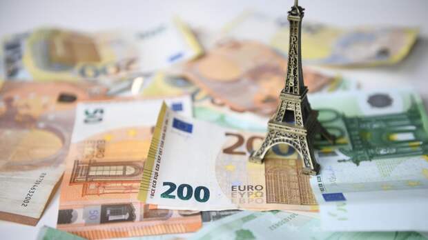 Наличные деньги следов не оставляют. В Брюсселе ставят на карту