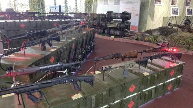 Стрелковое оружие, поставляемое странами НАТО Украине, фото Tochka Zрения