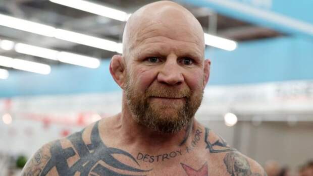 Боец MMA Монсон: понимаю, почему в РФ блокируют мессенджеры