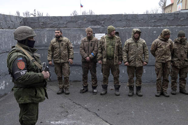 Военэксперт Живов: солдаты ВСУ сдаются в плен из-за отсутствия мотивации