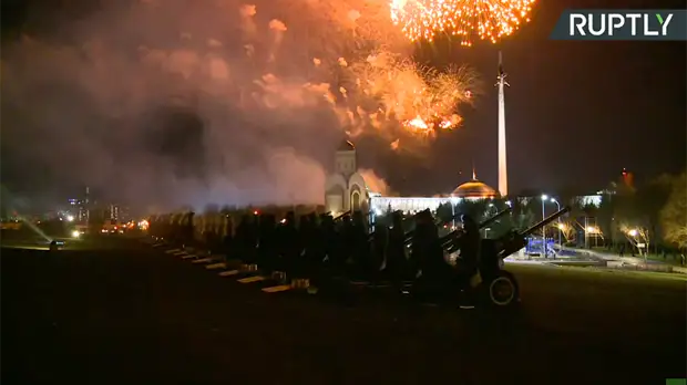 Салют в честь 75-летия освобождения Братиславы