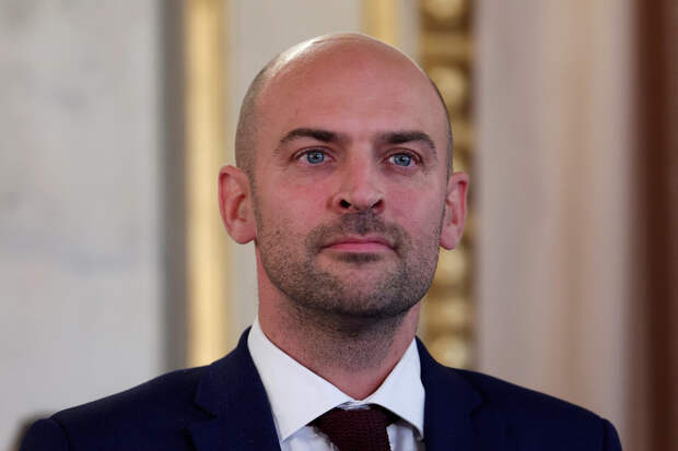 Глава МИД Франции Барро призвал к возобновлению переговоров между США и Ираном