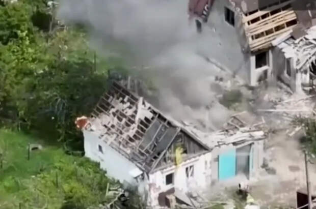 Минобороны России показало кадры удара по складу ВСУ в Константиновке