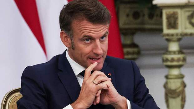 Захарова не поверила словам Макрона о стремлении к миру на Украине