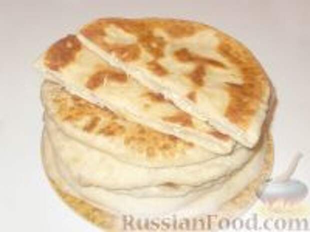 Фото к рецепту: Хачапури с картофелем и сыром