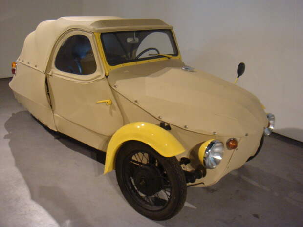 Испанский музей ретро-автомобилей. Изображение № 10.