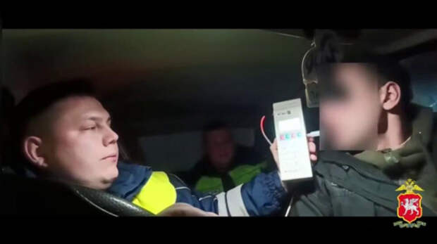 Пьяный водитель легковушки пытался скрыться от полиции в Керчи