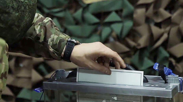 Путин поручил обеспечить голосование участников СВО на выборах в сентябре