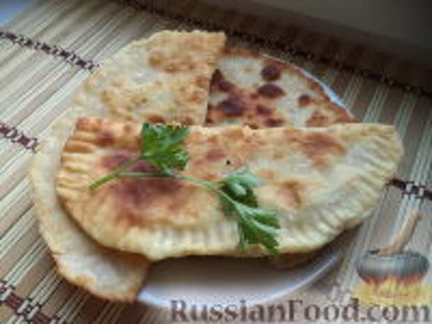 Фото к рецепту: Манзари (пирожки с творогом и зеленью)