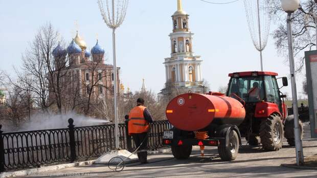 В Рязани продолжается ежедневная уборка городских территорий