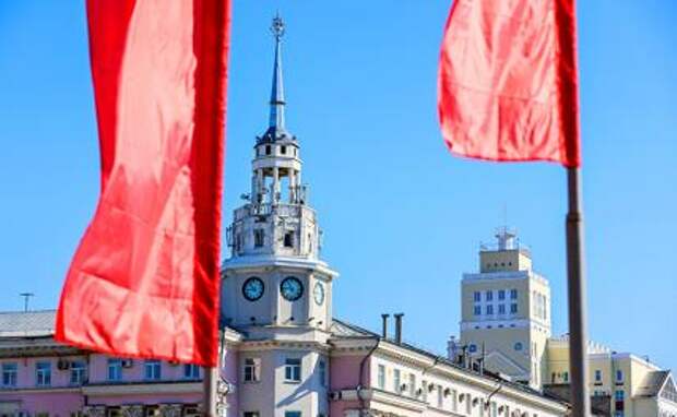 На фото: здание Областного Совета профсоюзов на площади Ленина в Воронеже.