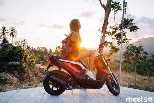 trip to Thailand rent a bike