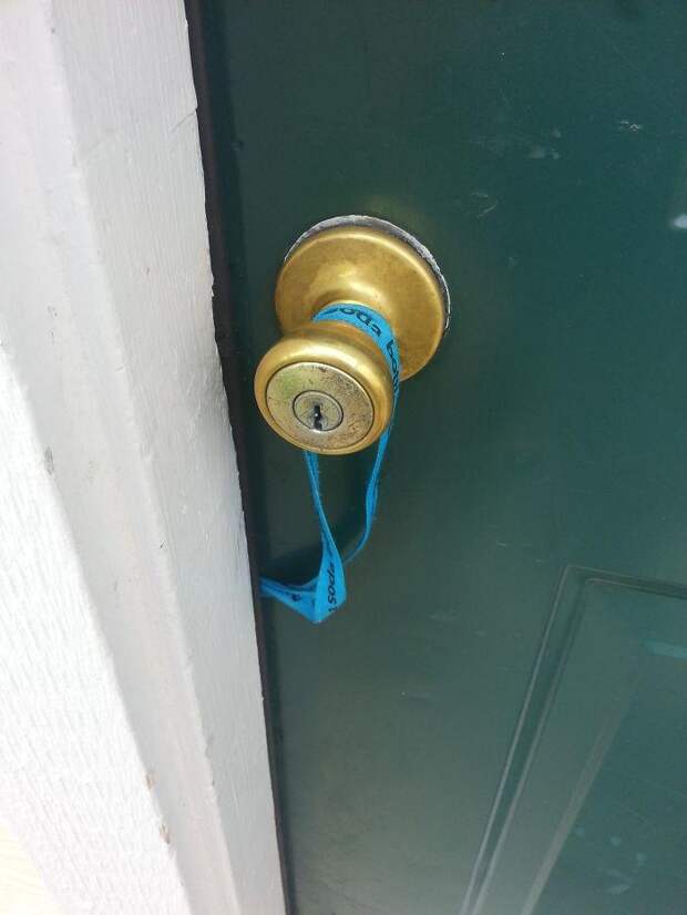 Захлопнул ключи в дверях