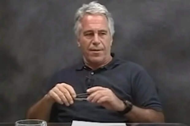 В деле Эпштейна нашли данные о девятилетней жертве и имена соучастников