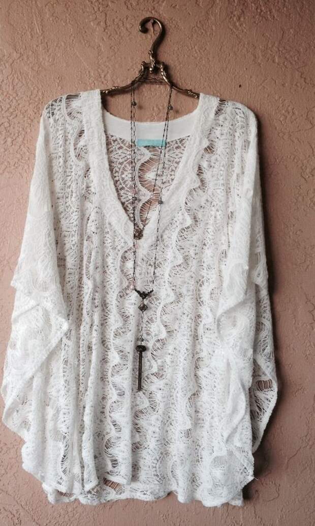 White crochet Melissa Odabash kaftan with cape sleeves: 
