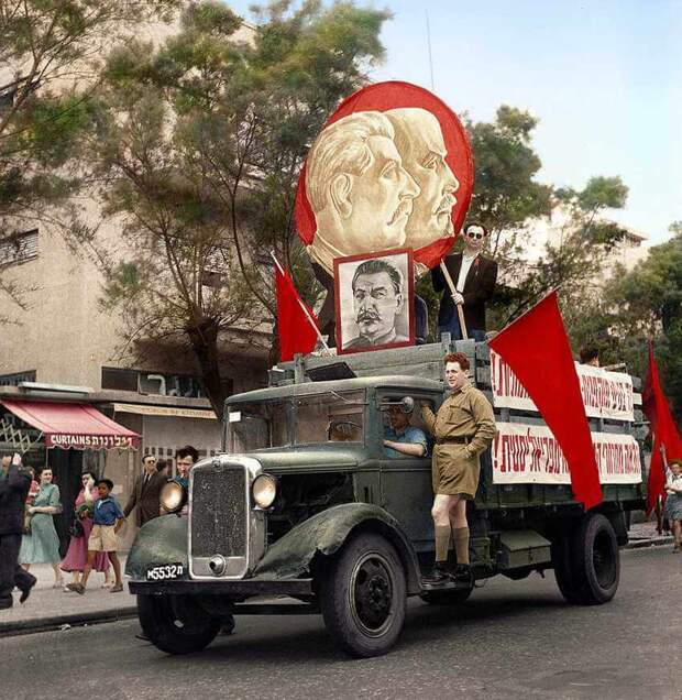 Советская машина на параде в Тель-Авиве