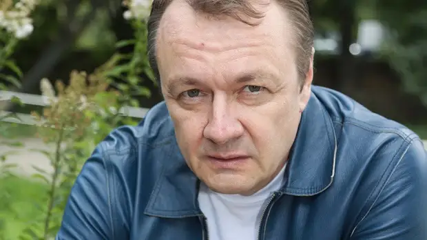 Владимир Шевельков поделился воспоминаниями о съёмках в фильме «Сердца трёх»