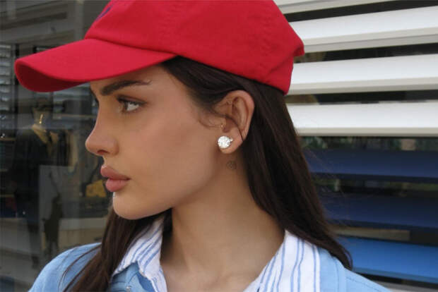 Блогерша Дина Саева показала нос после пластики