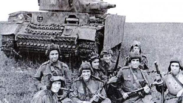 Как русские разведчики голыми руками побеждали немецкие танки